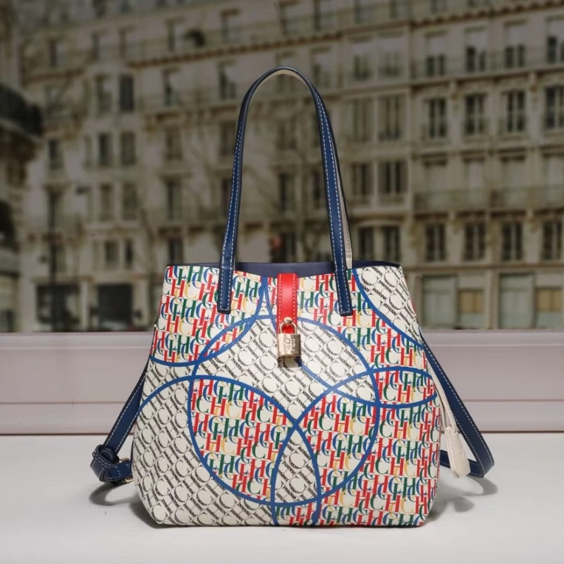 Elegant Women's Leather Crossb - Luxury Bags Tote 评论和价格