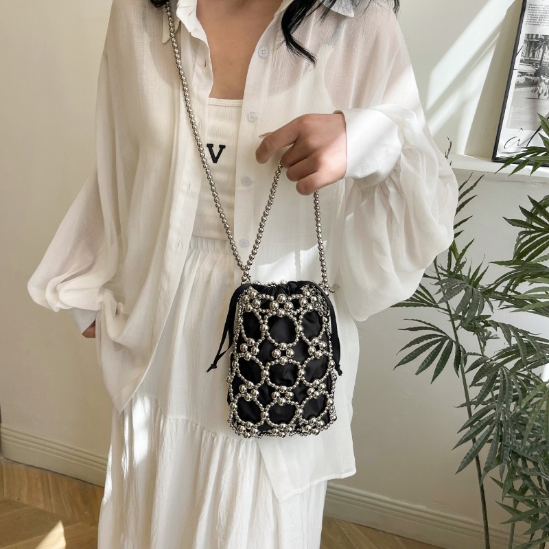 White Beading Bucket Shoulder  - Luxury Bags On Sales 评论和价格