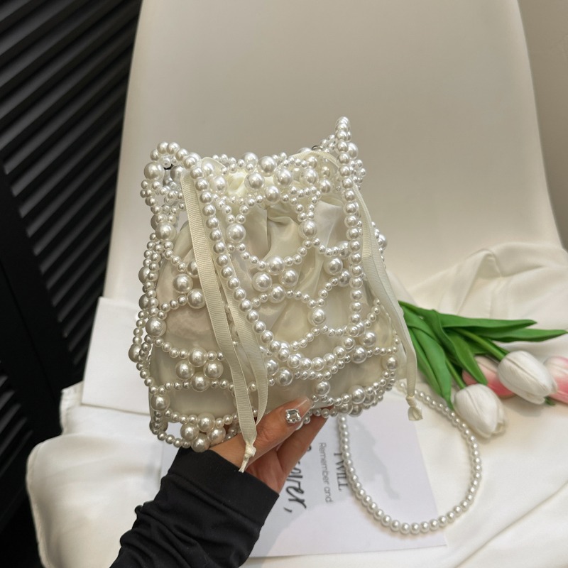 White Beading Bucket Shoulder  - Luxury Bags On Sales 评论和价格